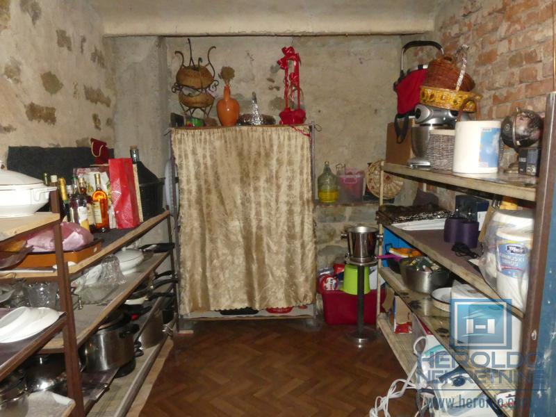 velika, prelepa kuća za višečlanu porodicu 39