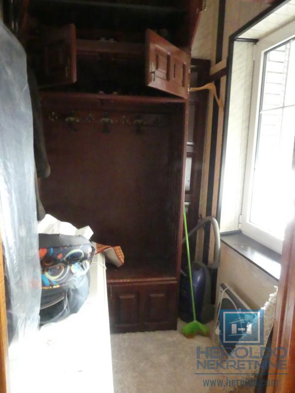 velika, prelepa kuća za višečlanu porodicu 65