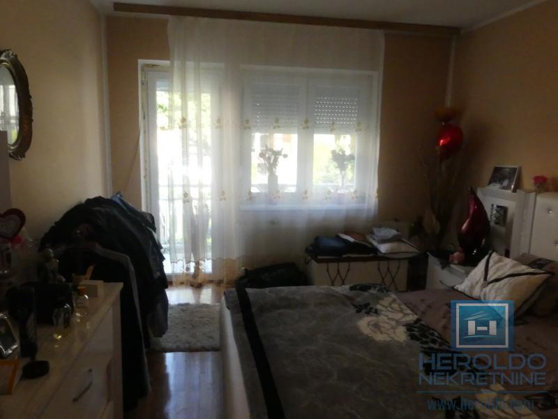 velika, prelepa kuća za višečlanu porodicu 47