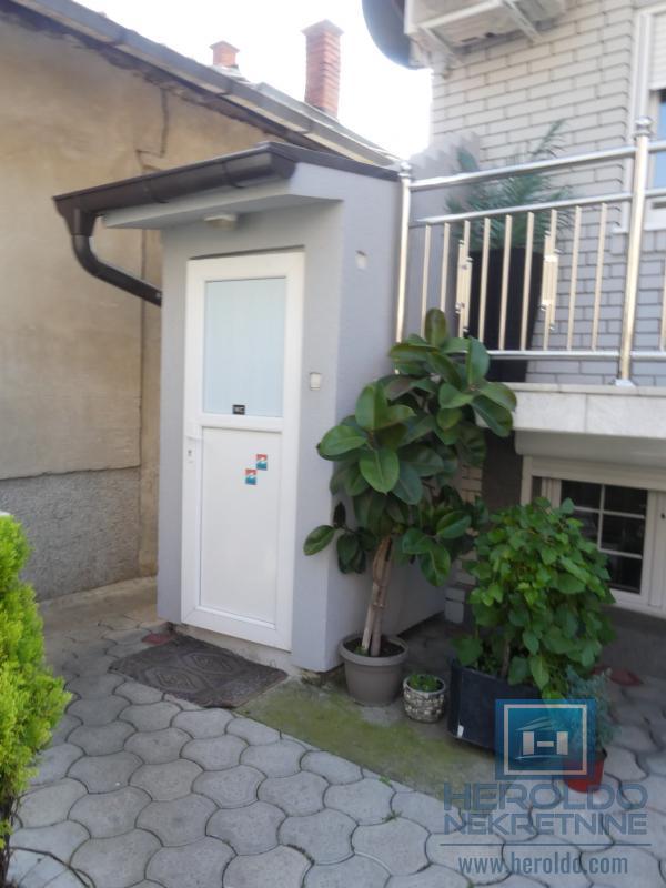 velika, prelepa kuća za višečlanu porodicu 3