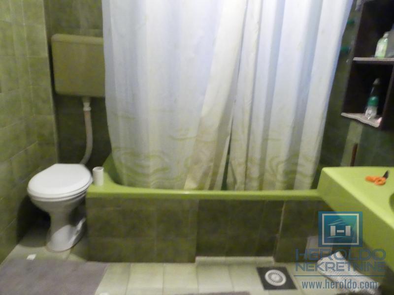 velika, prelepa kuća za višečlanu porodicu 53