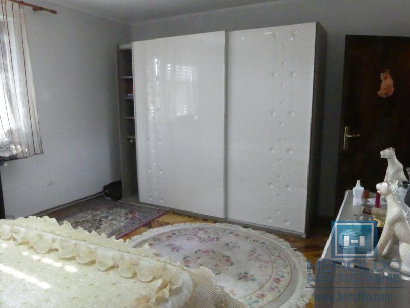 velika, prelepa kuća za višečlanu porodicu 78