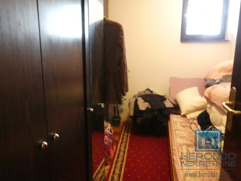 velika, prelepa kuća za višečlanu porodicu 79