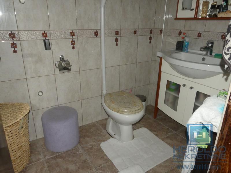 velika, prelepa kuća za višečlanu porodicu 86