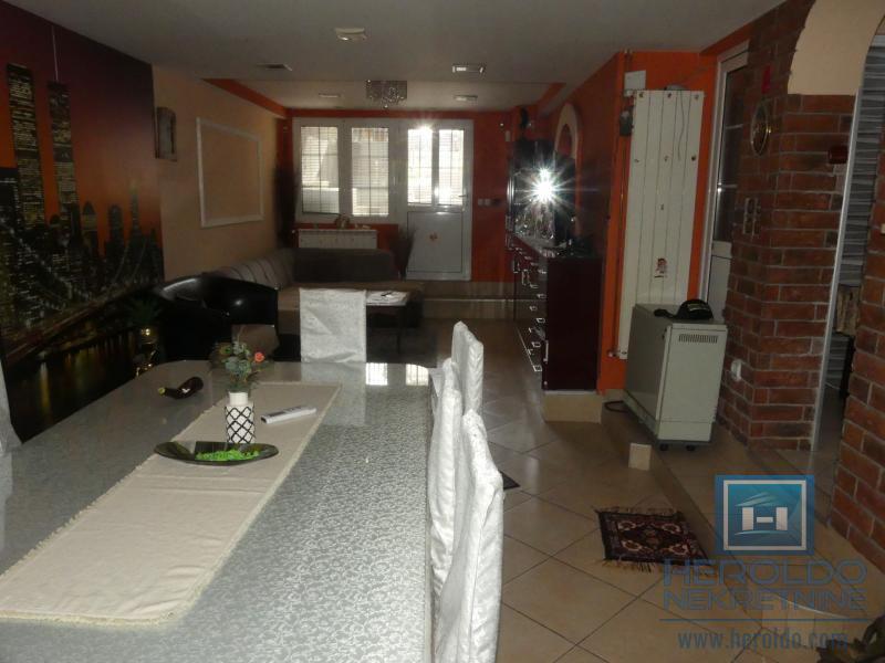 velika, prelepa kuća za višečlanu porodicu 21