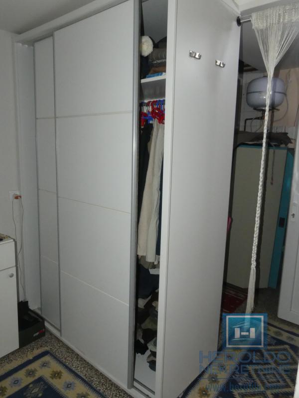 velika, prelepa kuća za višečlanu porodicu 30