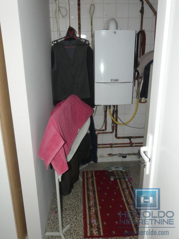 velika, prelepa kuća za višečlanu porodicu 31