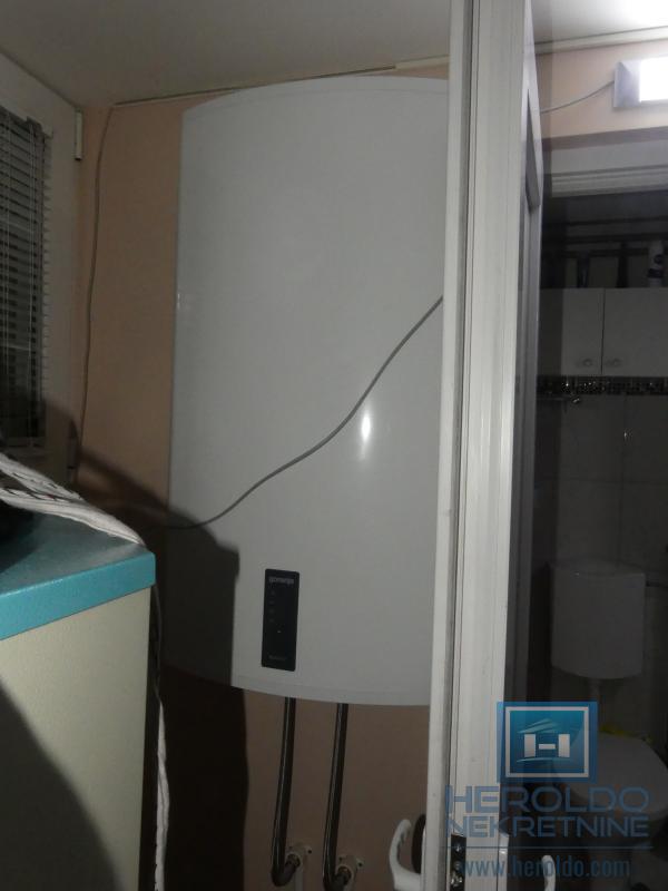 velika, prelepa kuća za višečlanu porodicu 35