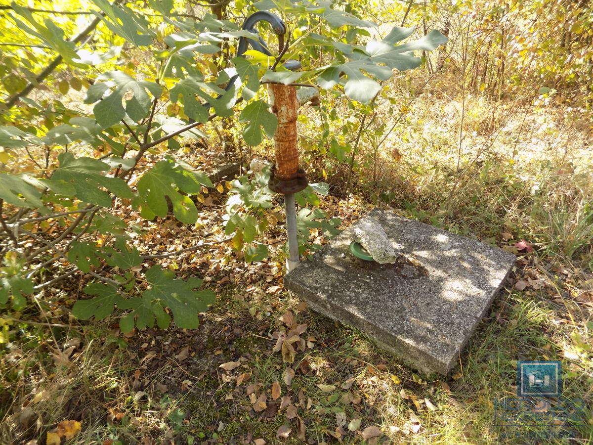 Vikend kuća na prodaju sa većim placem 5