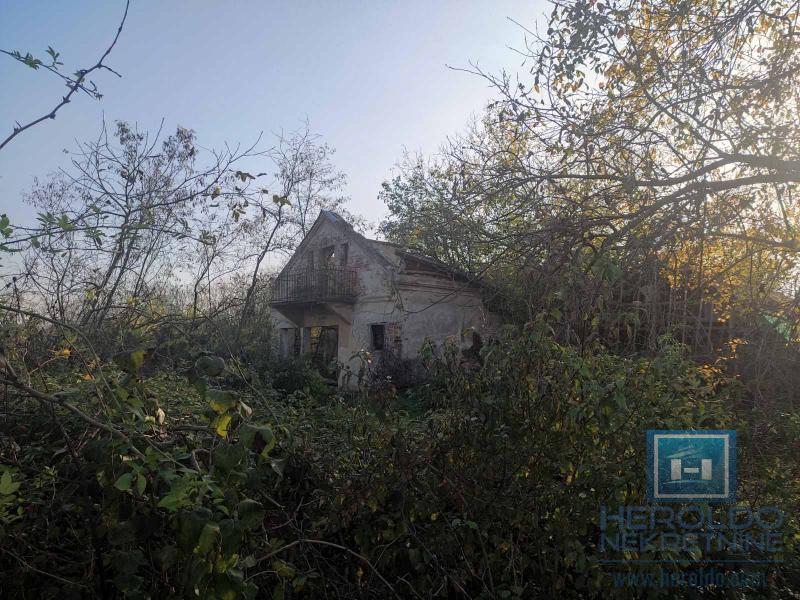 Zemljište sa starom kućom 2