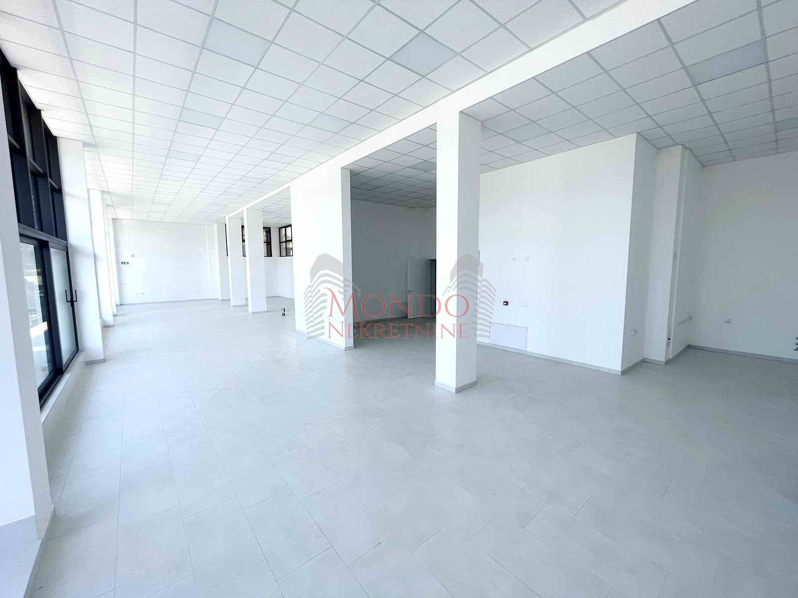  Lokal u samom centru, parking, cg, Niš 3