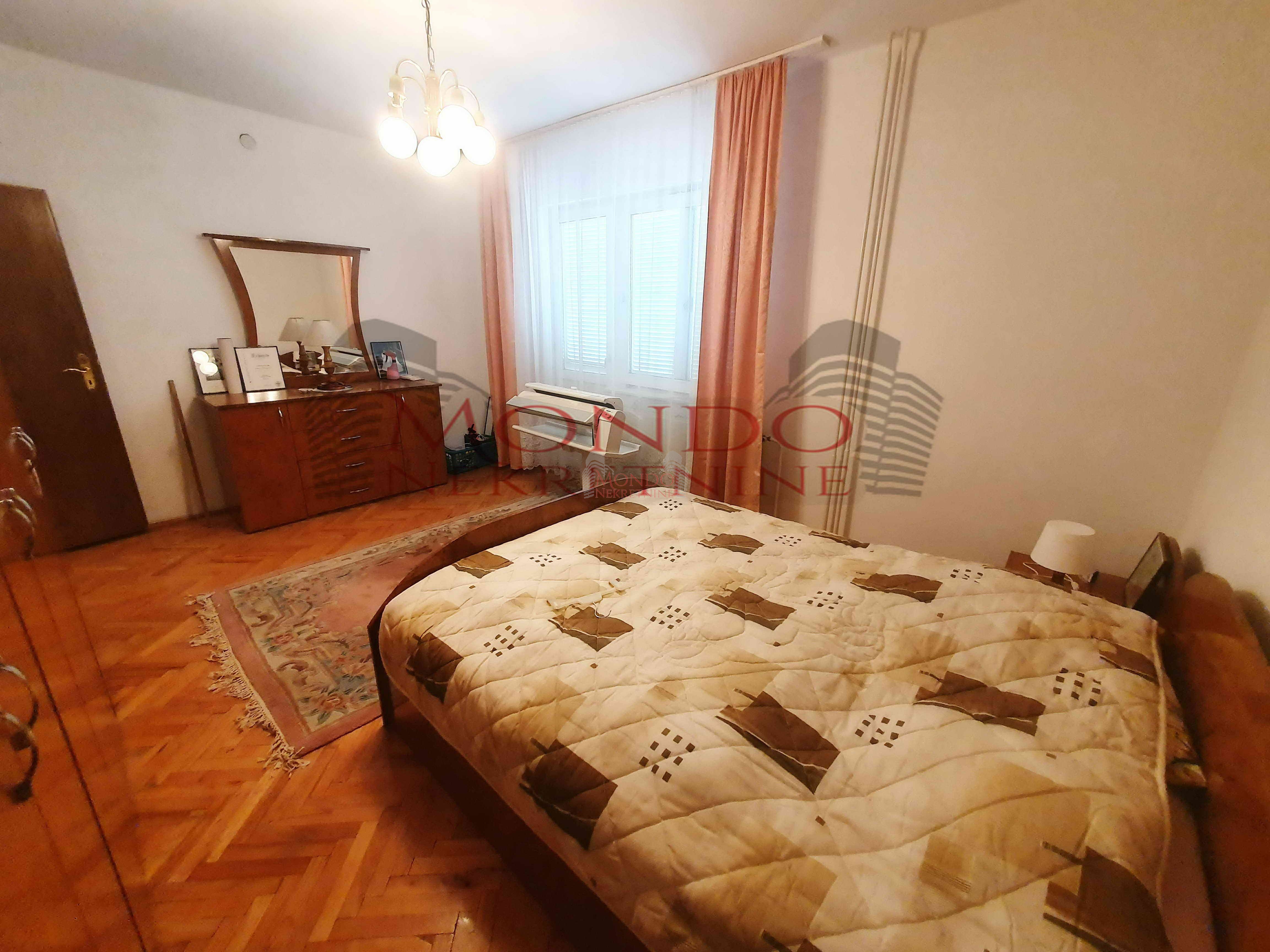 Prodaja kuće u okolini Niša, 450m2, plac 10 ari  13