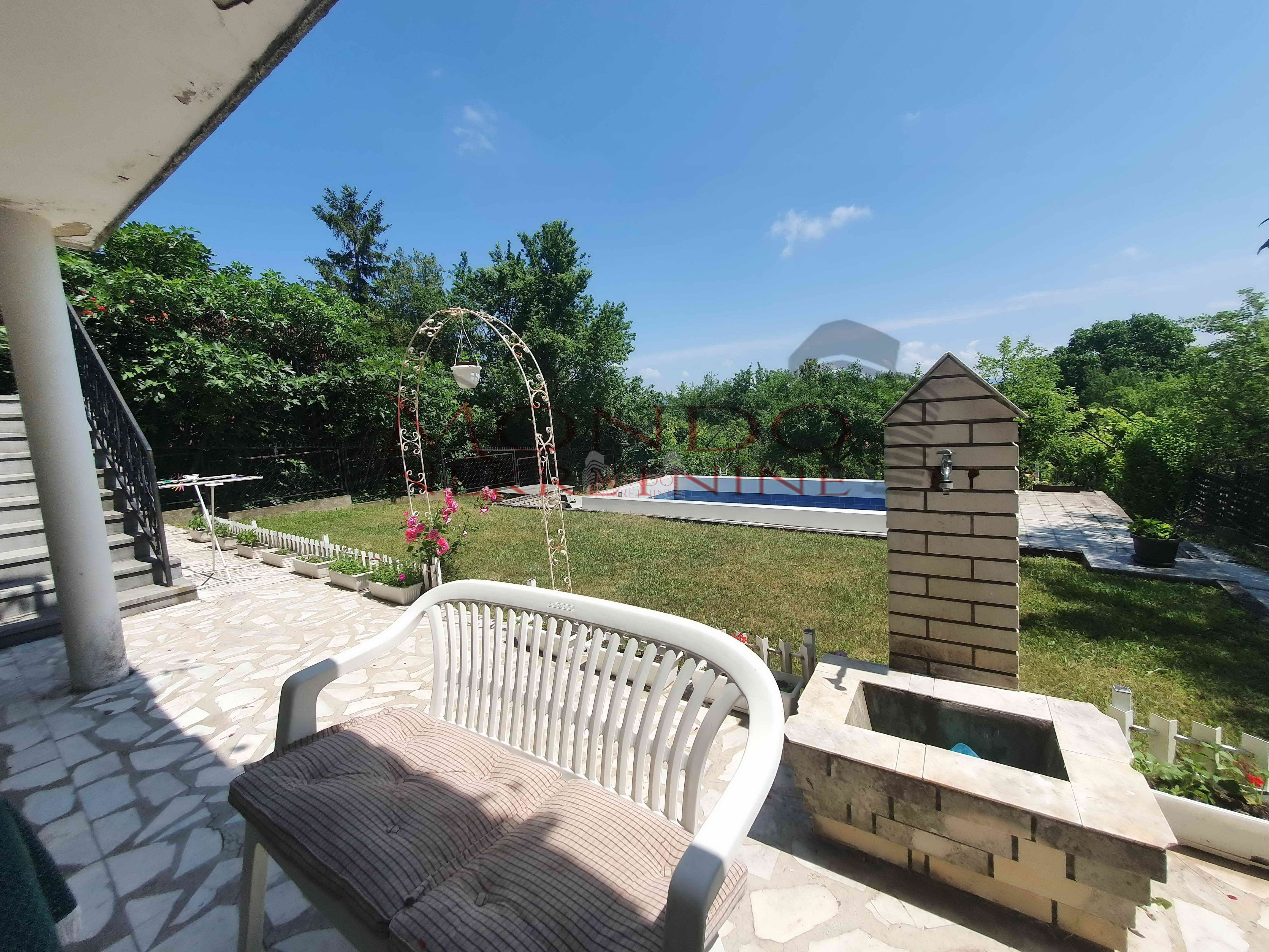 Prodaja kuće u okolini Niša, 450m2, plac 10 ari  5