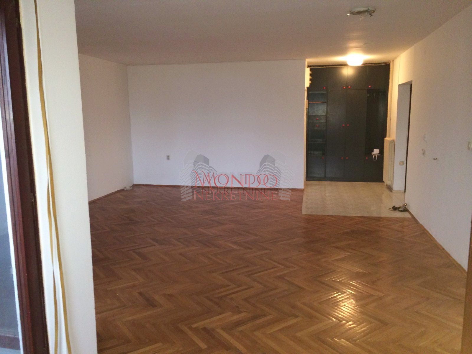 3.0 soban, Bulevar Nemanjića 4