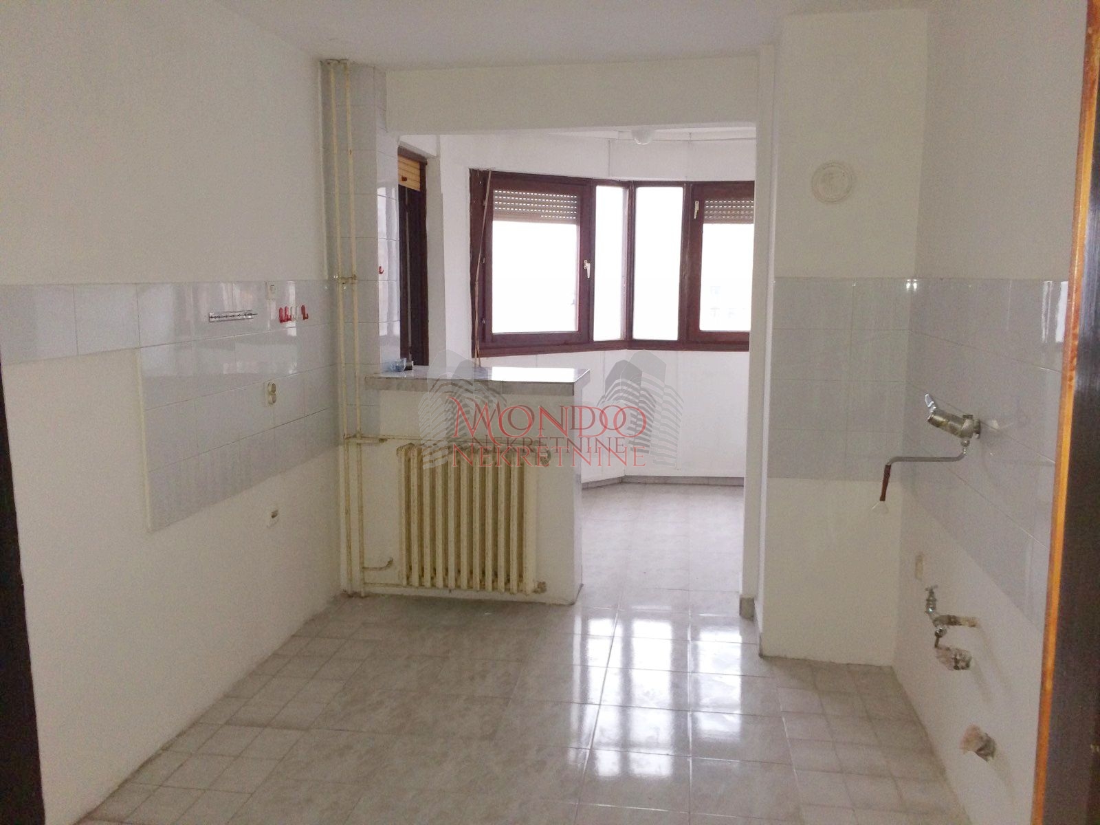 3.0 soban, Bulevar Nemanjića 5