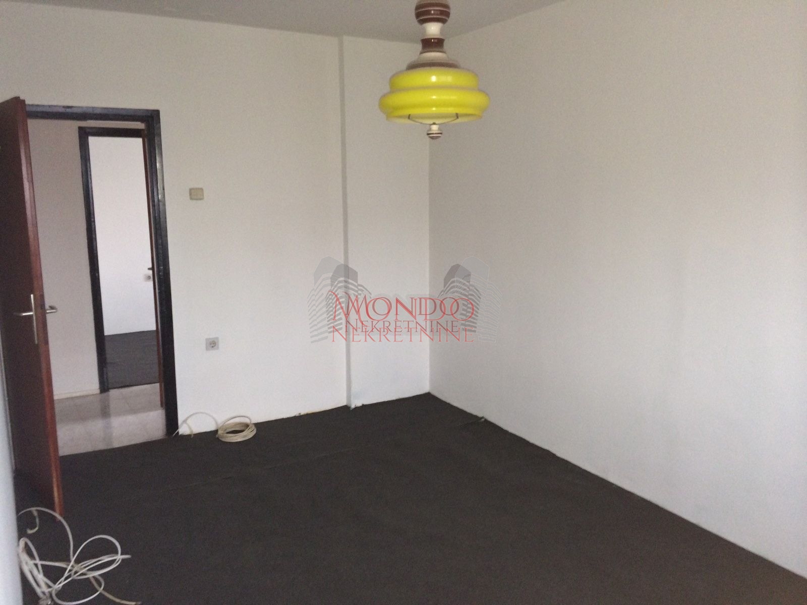 3.0 soban, Bulevar Nemanjića 8