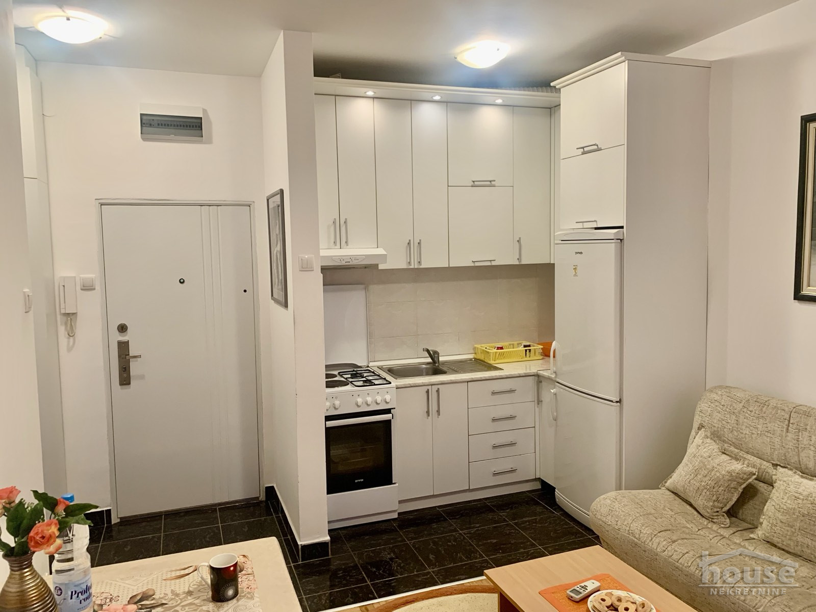 Stanovi,NOVI SAD,SAJAM 32m2,450€ , ID: 9116183 3