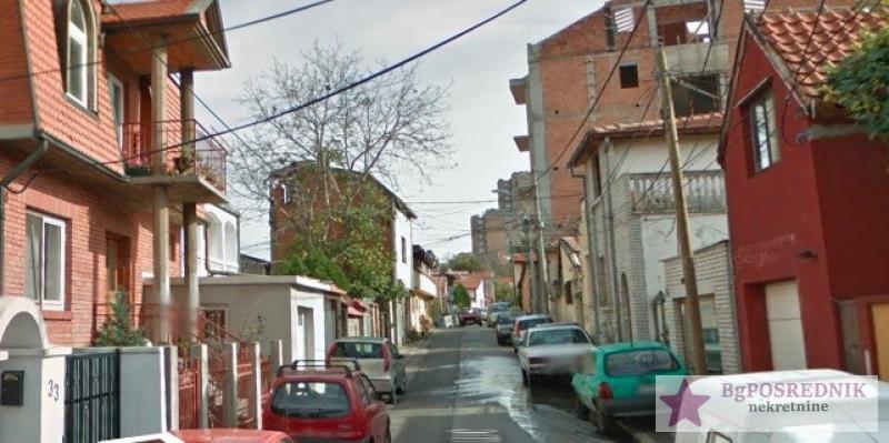 Voždovac, Lekino brdo - garažno mesto 13m2, novogradnja 1