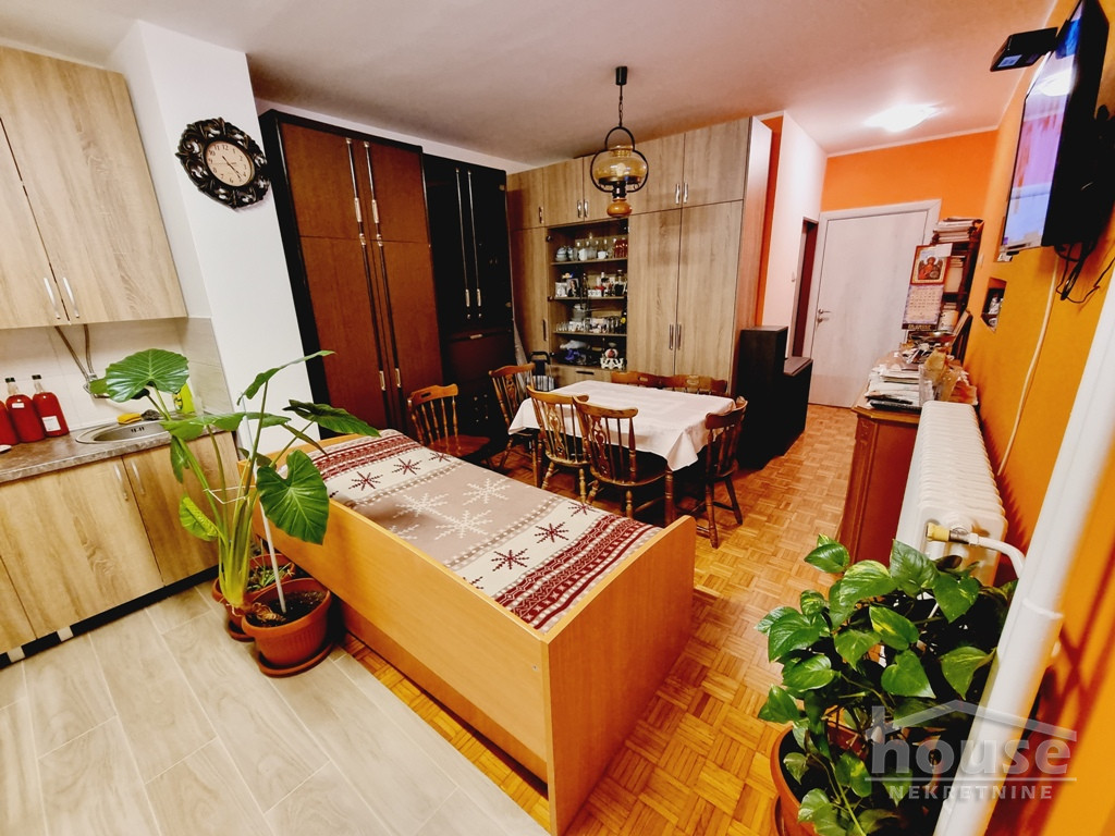 Stan,NOVI SAD,BULEVAR 95m2,236900€ , ID: 1060061 13
