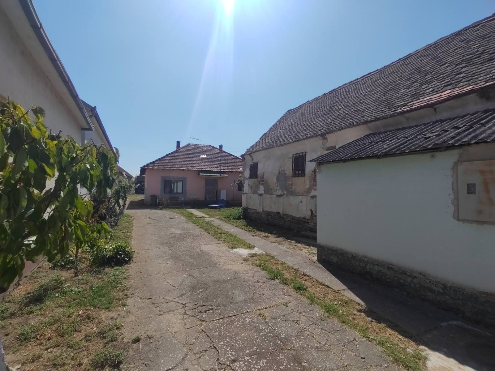 Prodajem kucu u Simanovcima 2