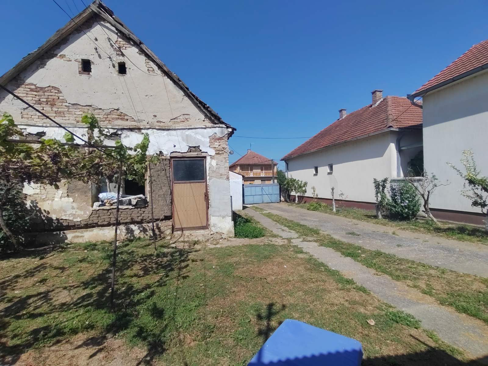 Prodajem kucu u Simanovcima 4