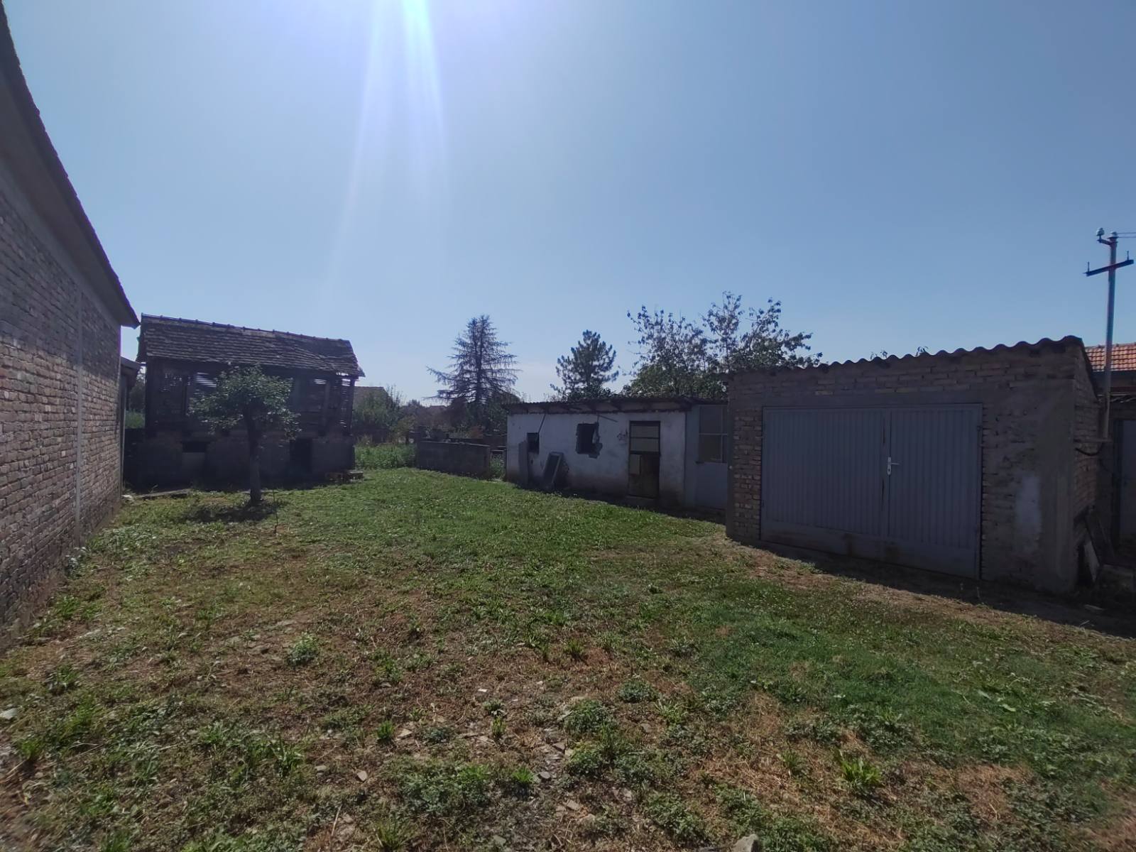 Prodajem kucu u Simanovcima 5