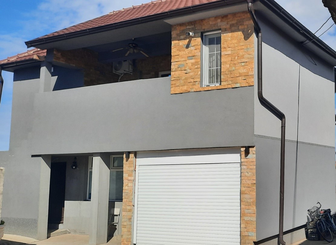 Kuca na prodaju 270 30m2 Dobanovci 1