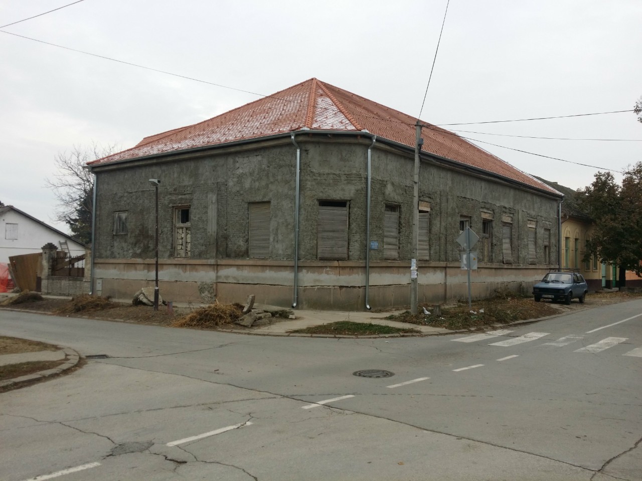 Kuca 800m2 u strogom centru Beceja 1