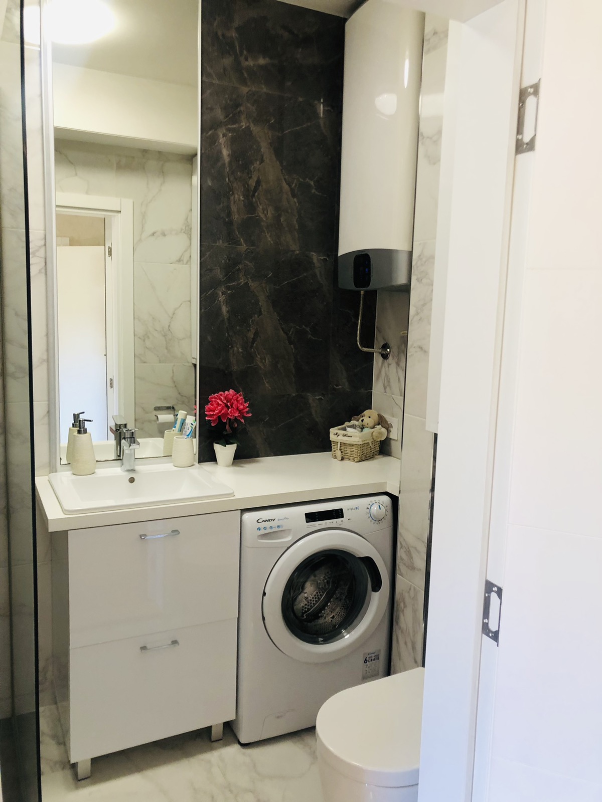 Prodajem LUX dvosoban stan na Vozdovcu 5