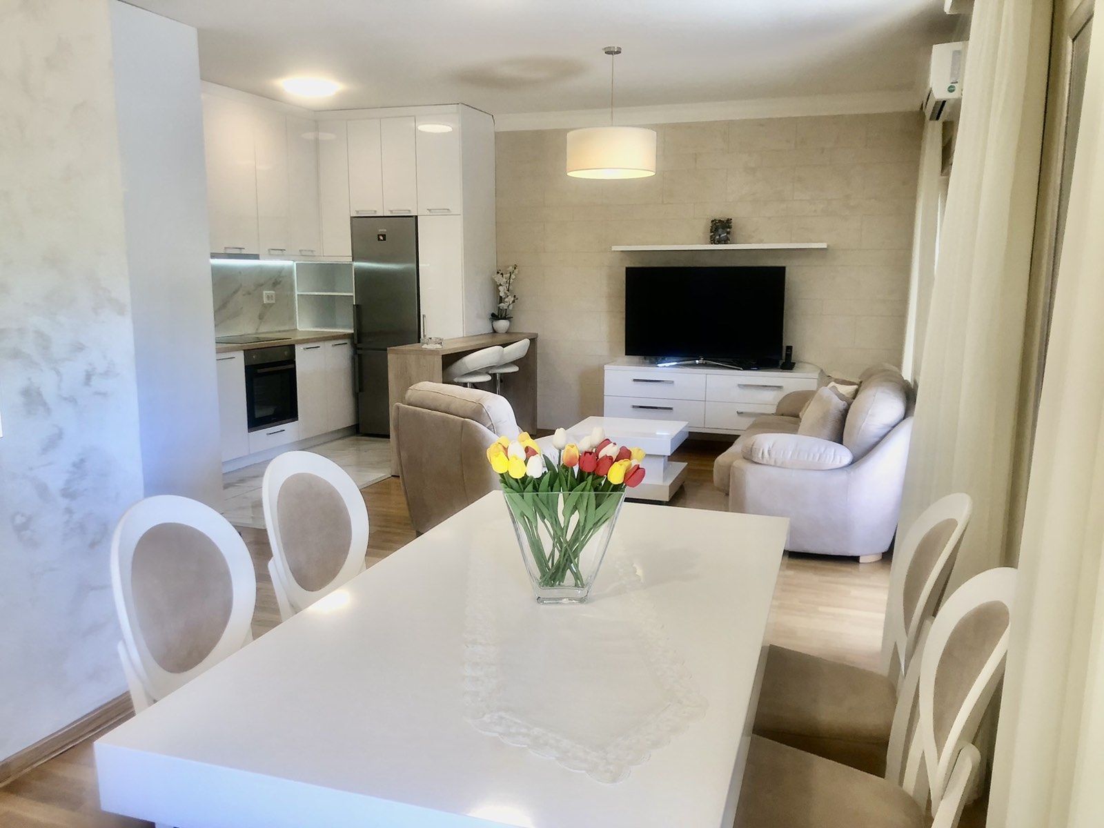 Prodajem LUX dvosoban stan na Vozdovcu 2