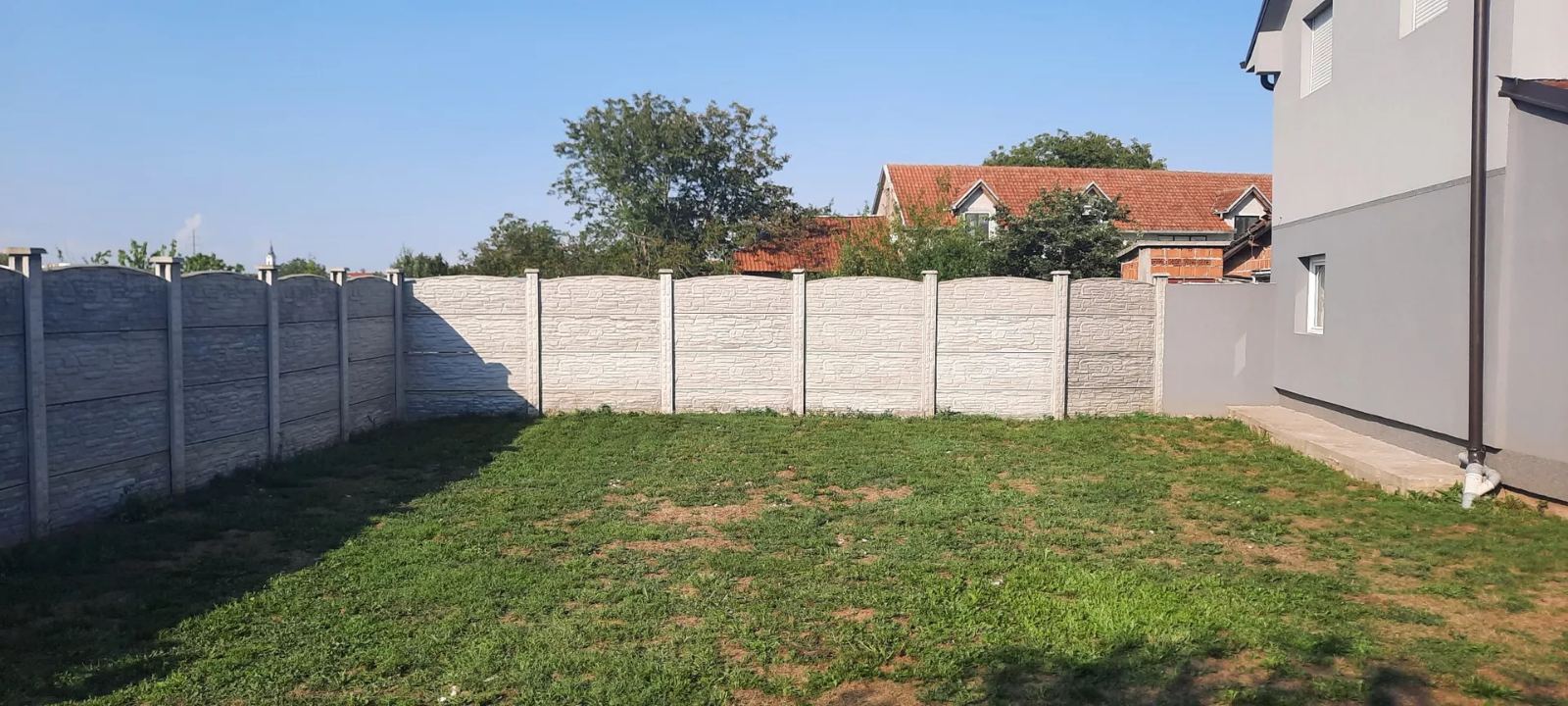 Kuca na prodaju 270 30m2 Dobanovci 3