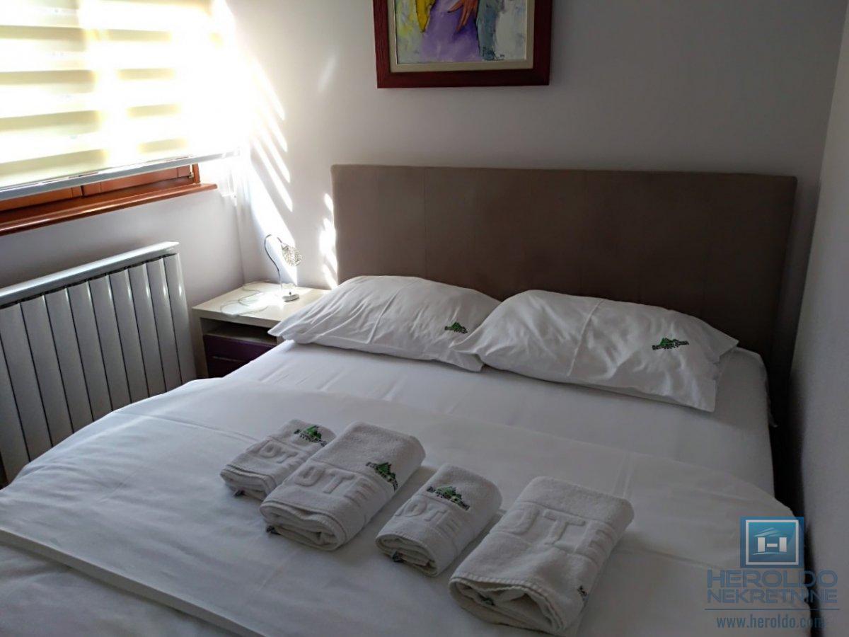 Prodaja apartmana na Zlatiboru 10