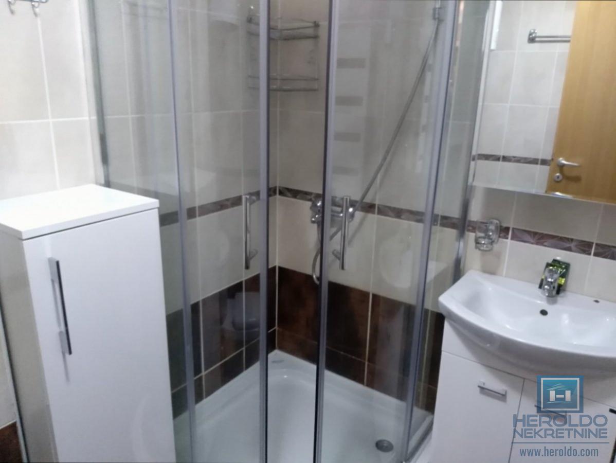 Prodaja apartmana na Zlatiboru 11