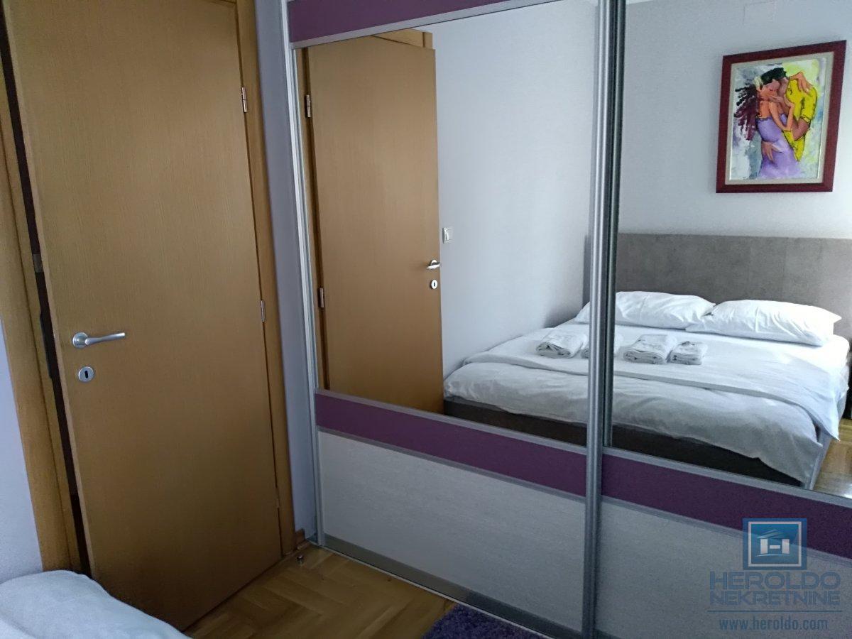 Prodaja apartmana na Zlatiboru 9