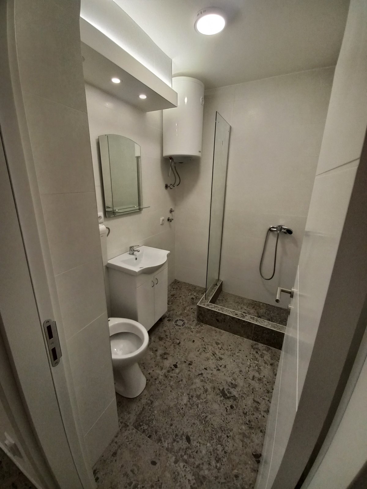 Vlasnik LUX stan uknjizen lift u zgradi 5