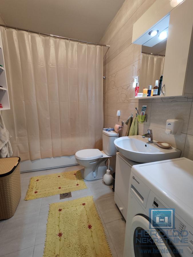 Kompletno namešten jednosoban stan 13