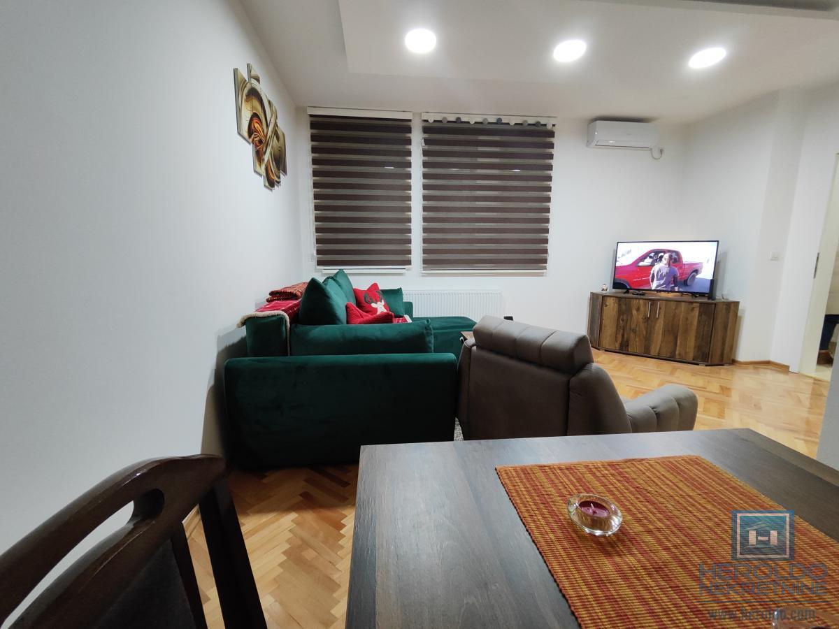 Kompletno namešten jednosoban stan 3