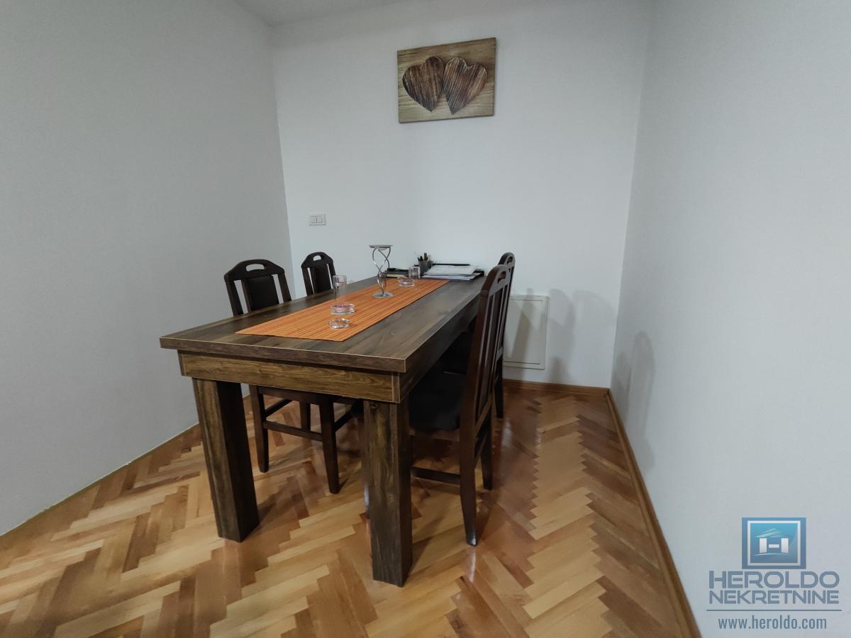 Kompletno namešten jednosoban stan 4