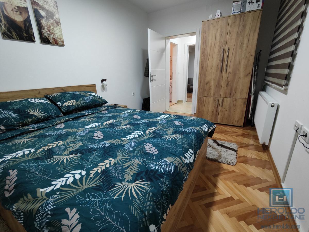 Kompletno namešten jednosoban stan 11