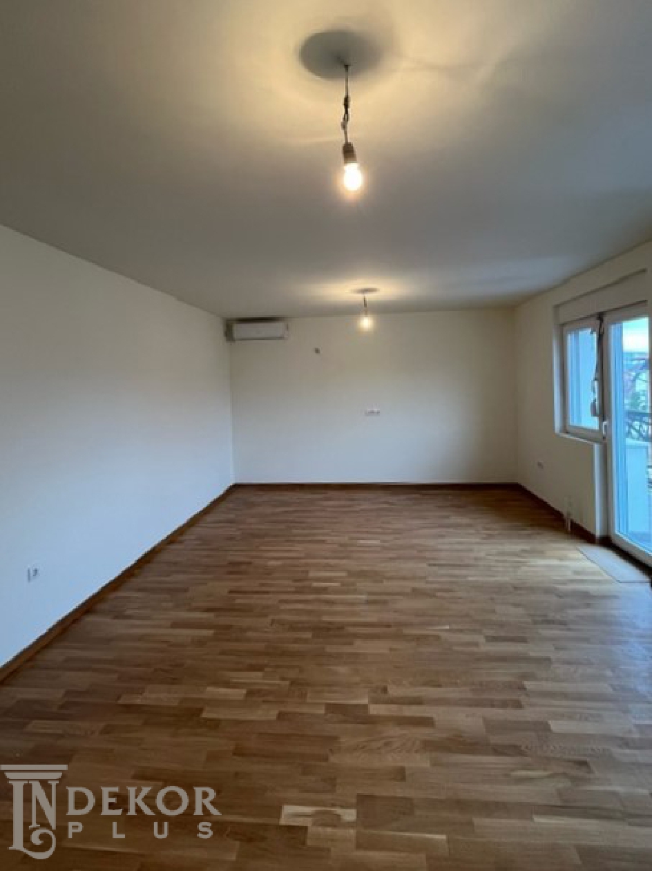 Trosoban stan na prodaju  Dvadestdevetog novembra 4  100 100e   77m² 5