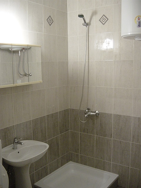 Prodajem stan na Zarkovu 20m2 15m2 terasa 3