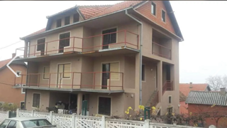 4 etazna kuca na prodaju  Gradistanski put 2