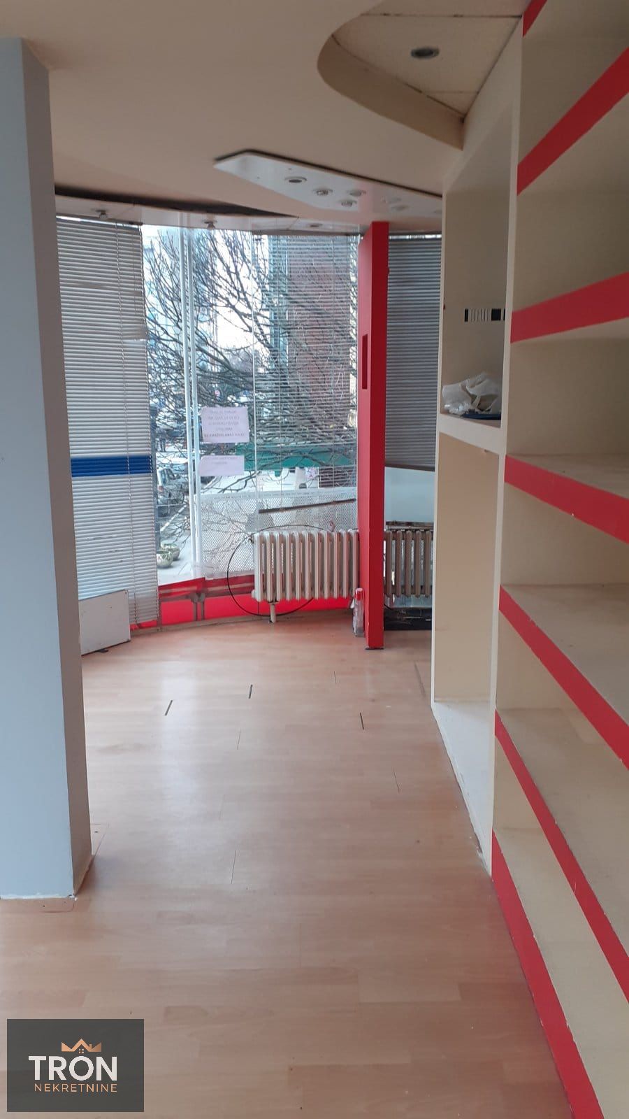 Lokal na dobroj lokaciji 25m2 4