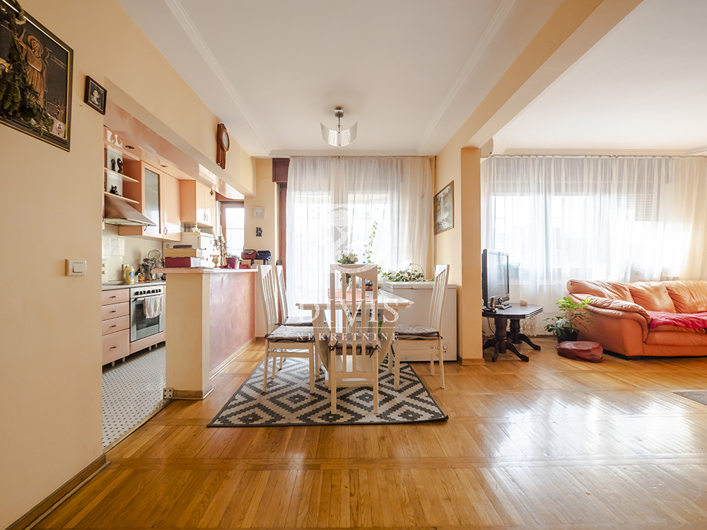 Prodajemo komforan stan kod Vuka  Vojvode Bogdana  101m2 2