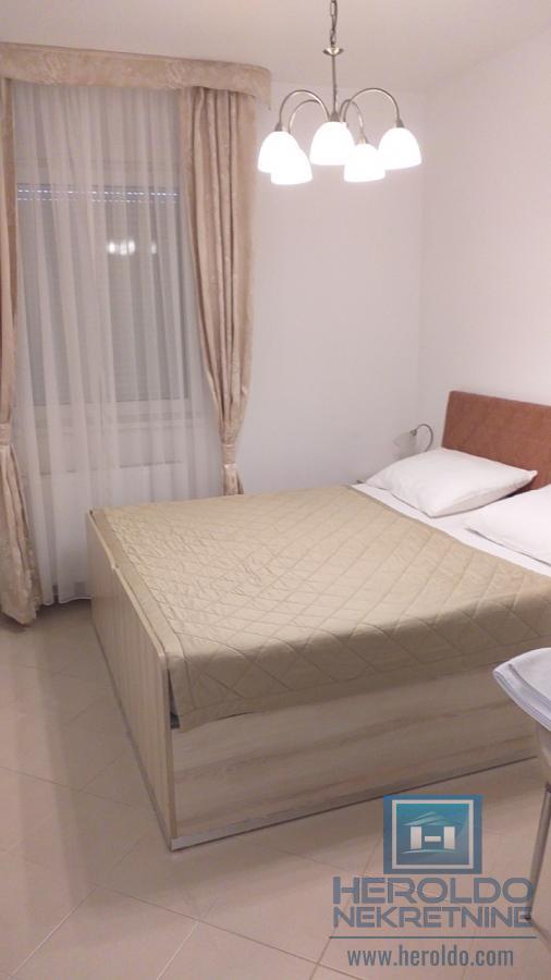 Dvosoban stan u Wingu za izdavanje 2