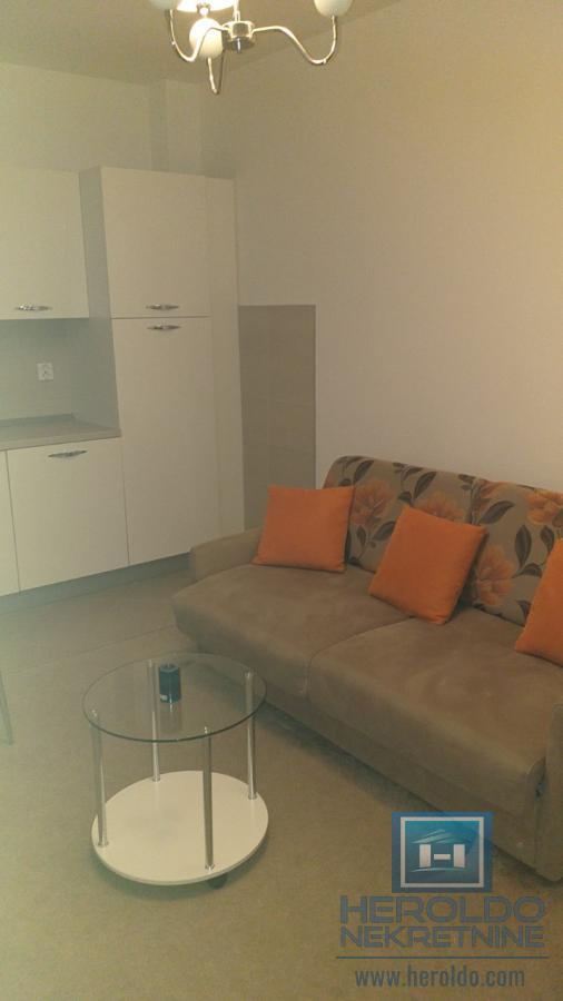 Dvosoban stan u Wingu za izdavanje 4