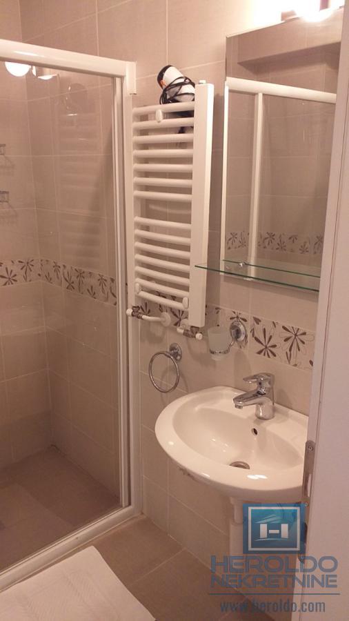 Dvosoban stan u Wingu za izdavanje 7