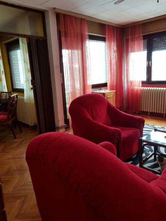 Na prodaju stan u Ćupriji u zgradi sa liftom 2