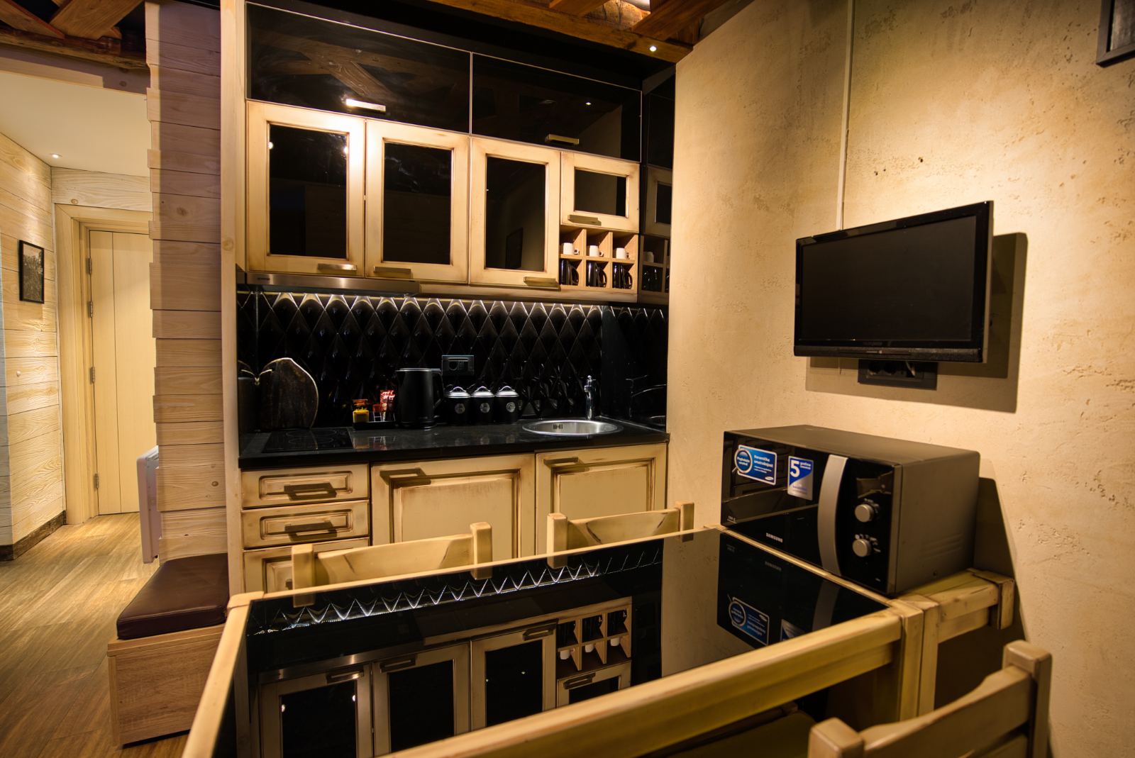 Konaci Kopaonik centar pogled na Pancicev vrh 3