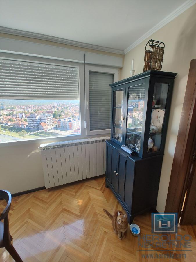 Hitna prodaja potpuno renoviran dvosobni stan u Kragujevcu u širem centru 3